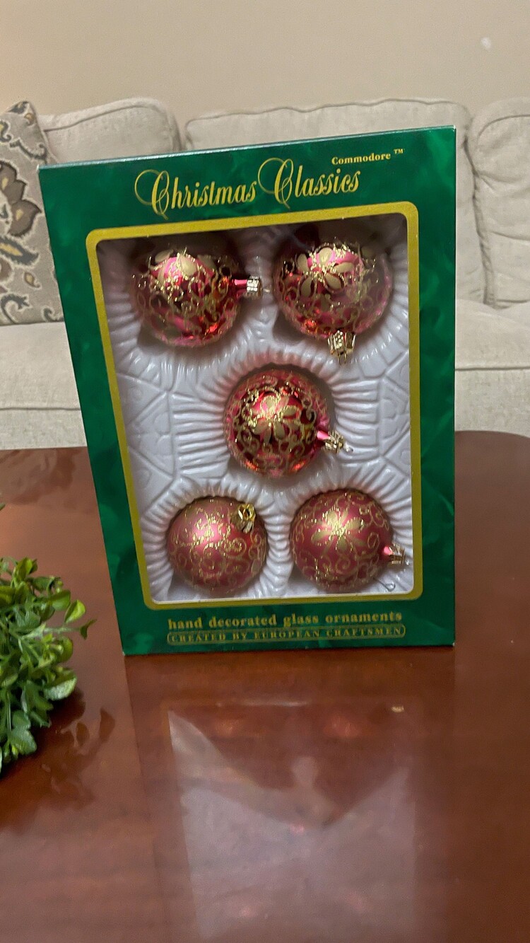 Commodore Christmas Classics Set of 5 Pink Hand Decorated Glass Ornaments